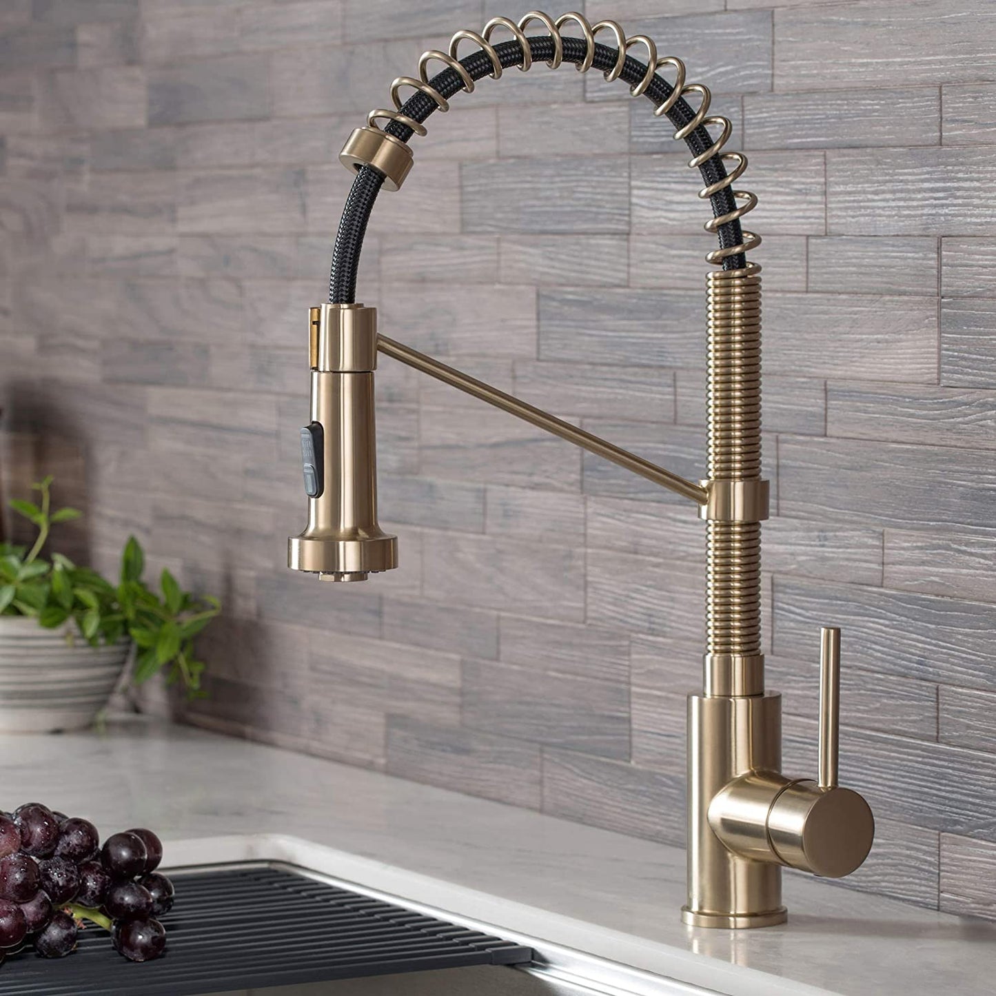 Stylish Bolden Commercial Style 2-Function Single Handle Pull down Kitchen Faucet in Brushed Gold, KPF-1610BG